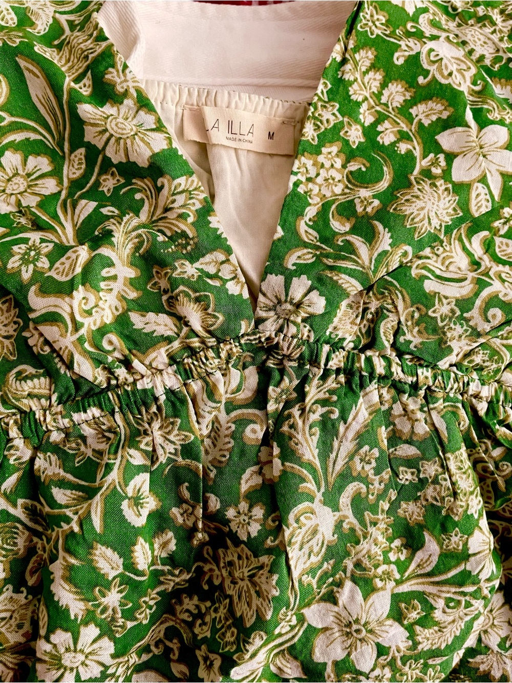 ILLA ILLA 
Green Floral 
Cami Top and 
Wide Leg Pant Set 
Size M 
NEW